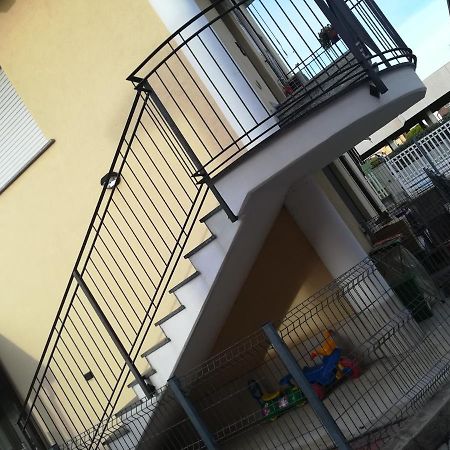 Yellow House Cir 12040 Cassano Magnago エクステリア 写真